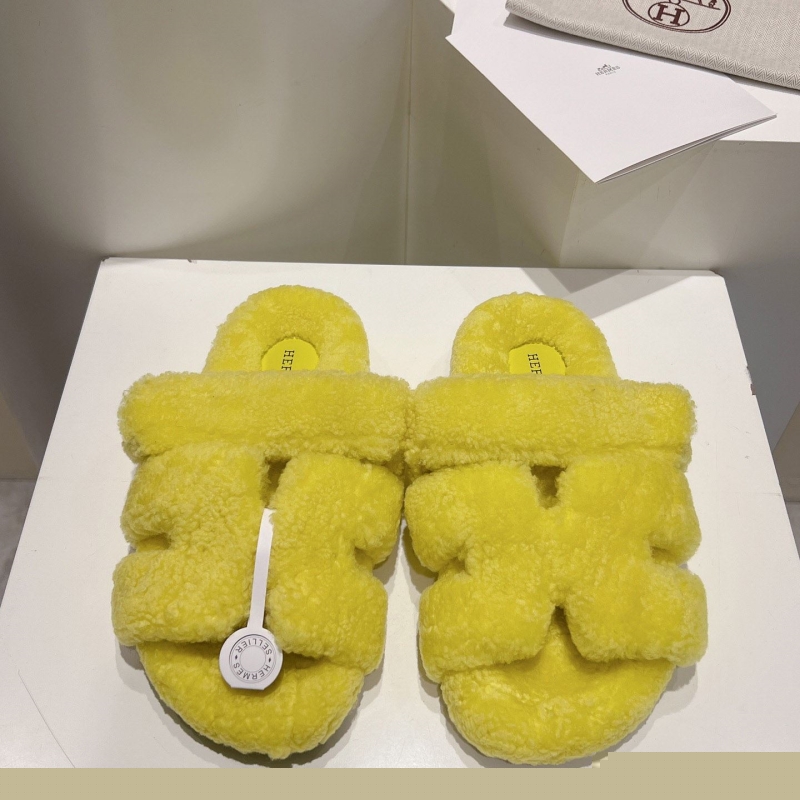 H**mes slippers